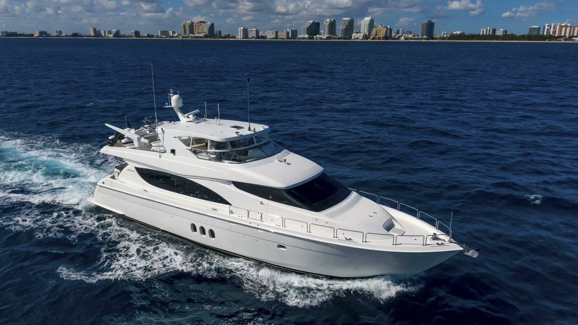 Gallopin — 2007 · 80' · 4 Cabins · Pre-Owned
