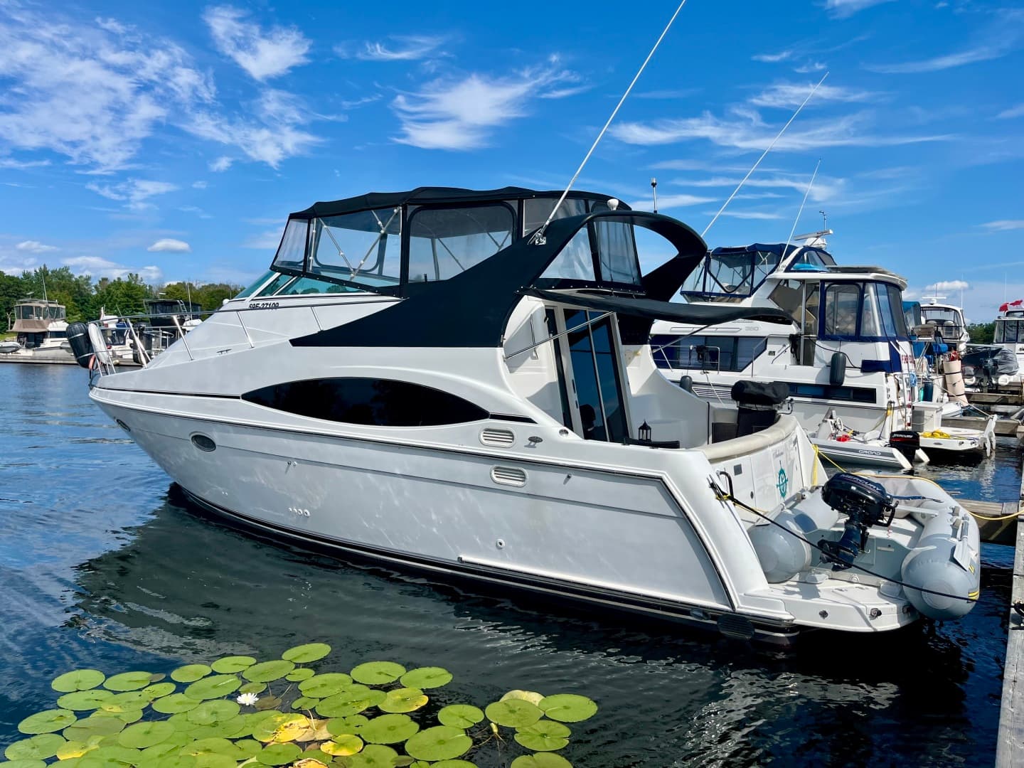 1999 Carver 350 Mariner — 1999 · 38' · Pre-Owned