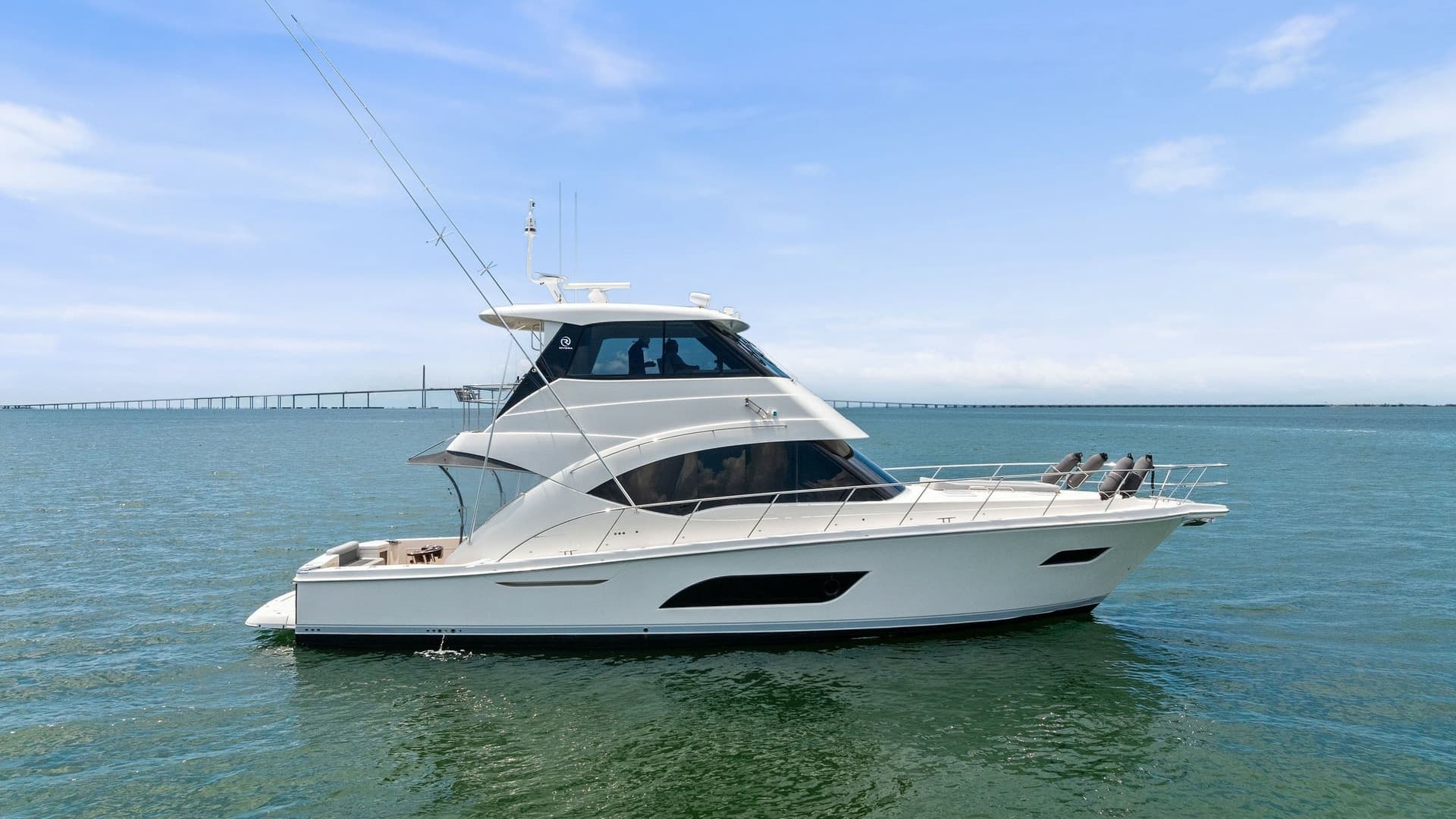 Sandy 01 — 2021 · 60' · 3 Cabins · Pre-Owned