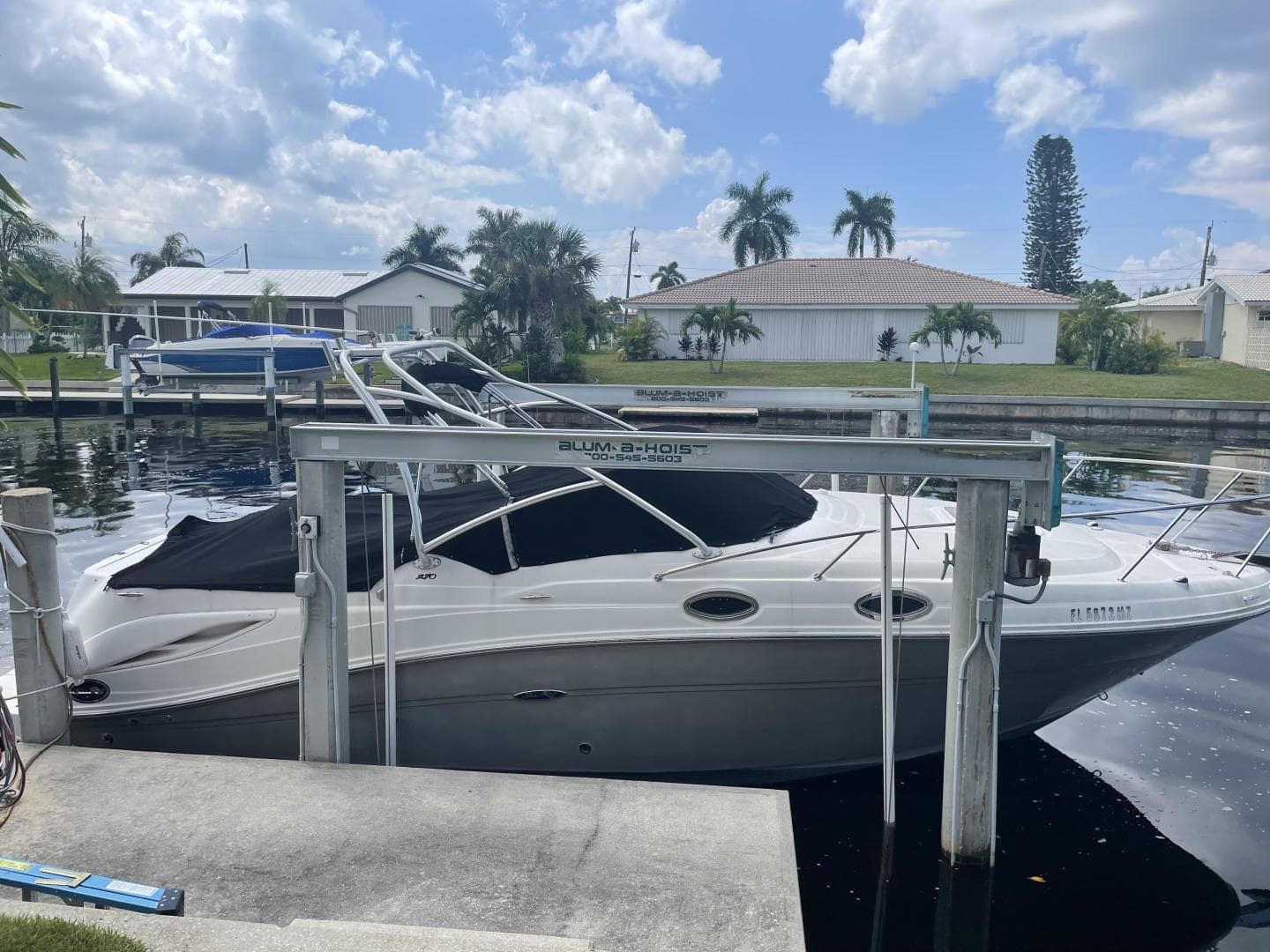 2006 Sea Ray Amberejack — 2006 · 30' · 1 Cabin · Pre-Owned