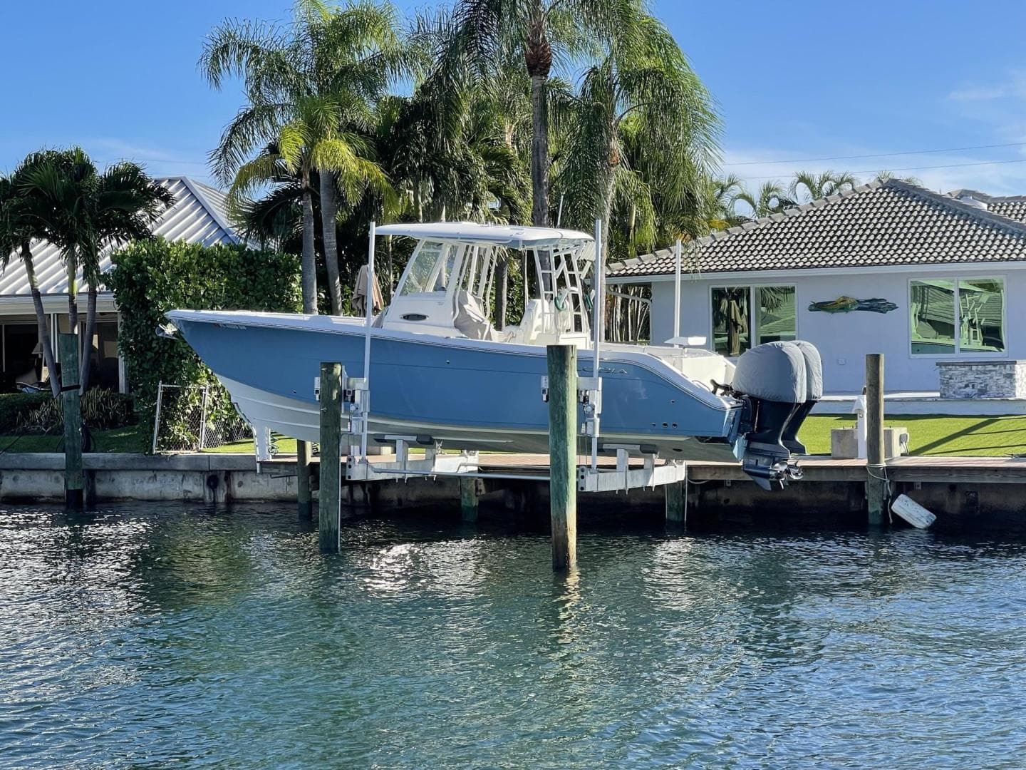 2020 Cobia 301 — 2020 · 30' · Pre-Owned