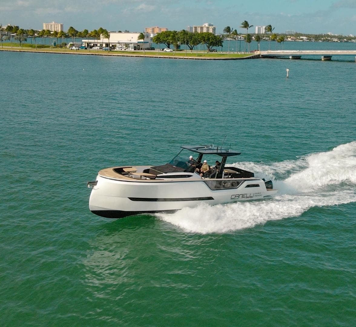 43 — 2022 · 46' · 2 Cabins · Pre-Owned
