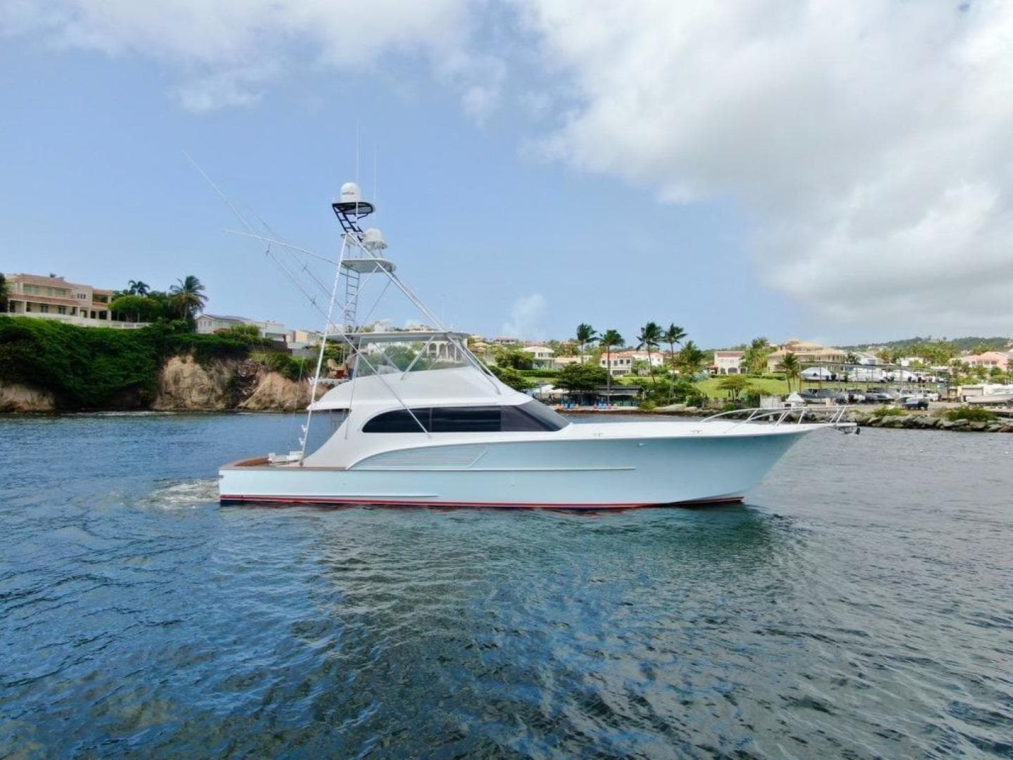 Rompeola — 2005 · 64' · 4 Cabins · Pre-Owned