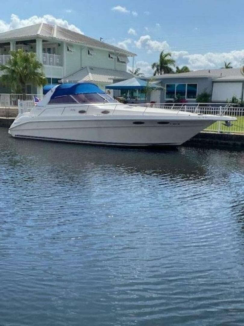1997 Sea Ray 330 Sundancer — 1997 · 108' · 1 Cabin · Pre-Owned