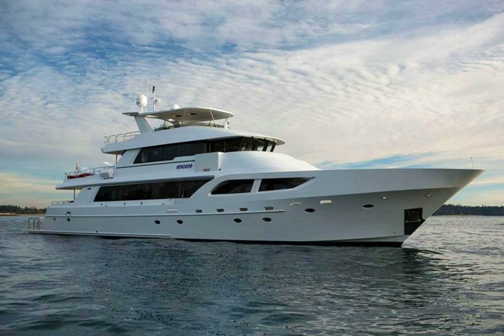ENCORE — 1992 · 120' · 4 Cabins · Pre-Owned