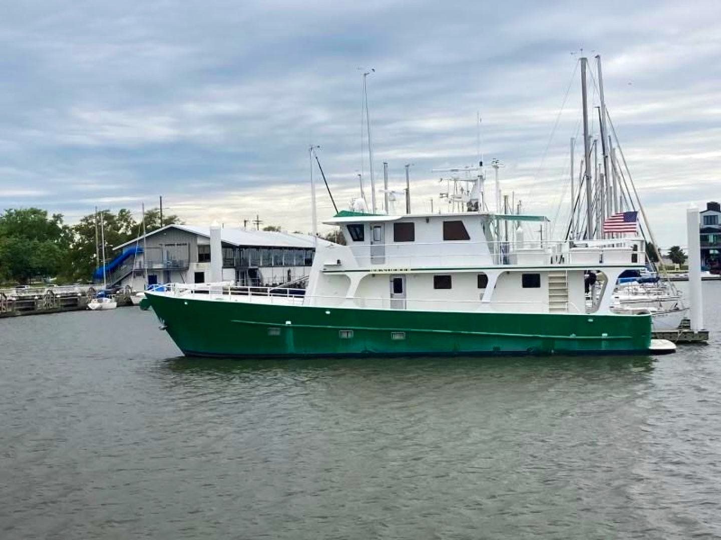 WANDERER — 1998 · 71' · 3 Cabins · Pre-Owned