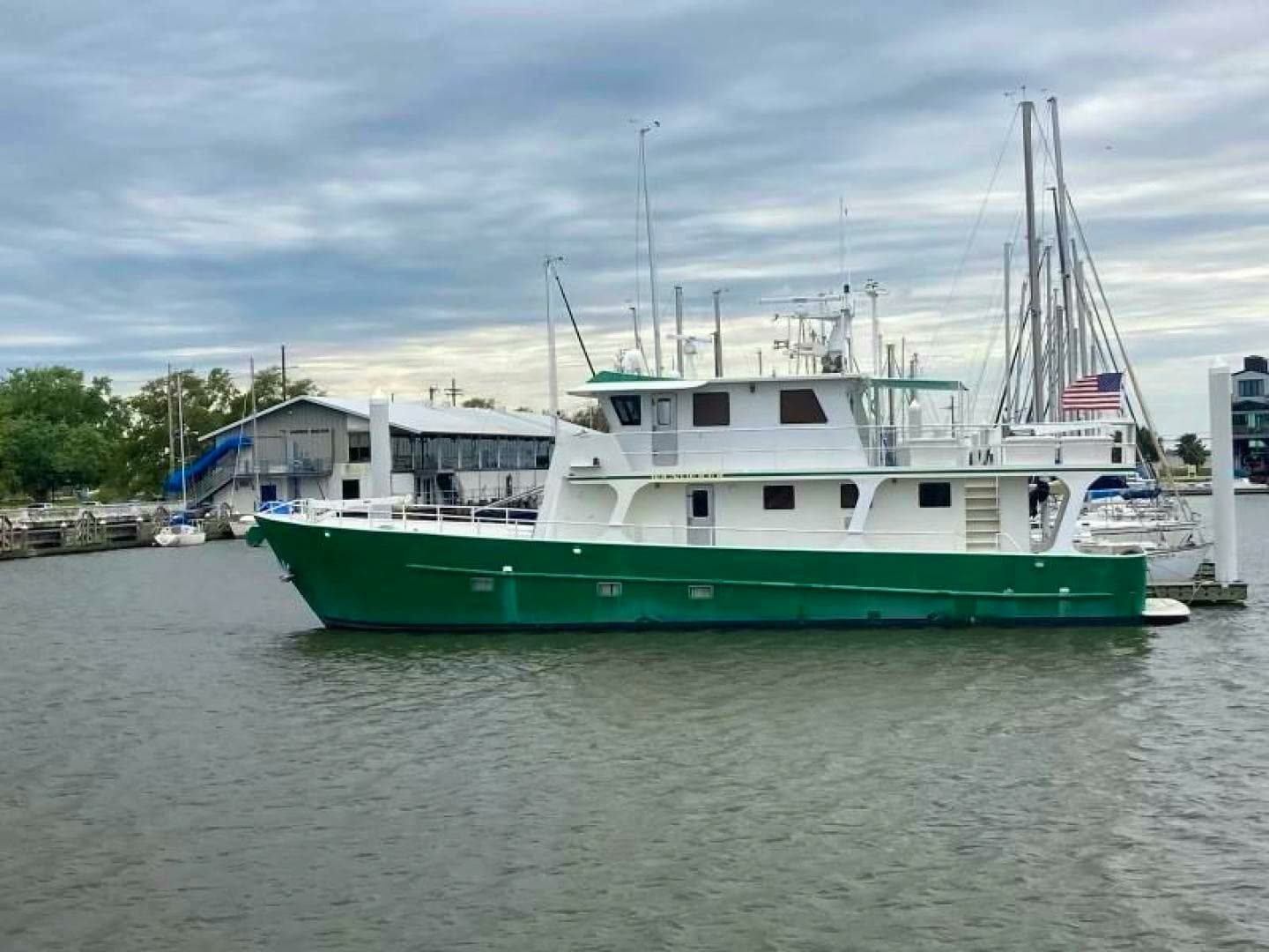 WANDERER — 1998 · 71' · 3 Cabins · Pre-Owned