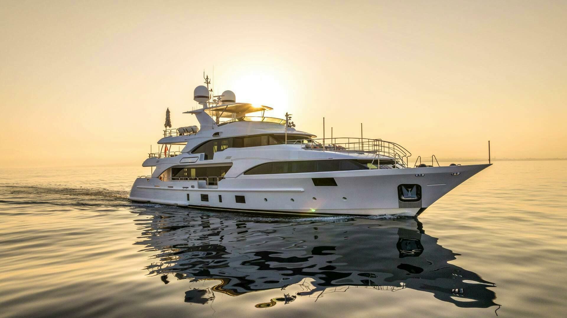 SAFAD — 2015 · 121' · 5 Cabins · Pre-Owned