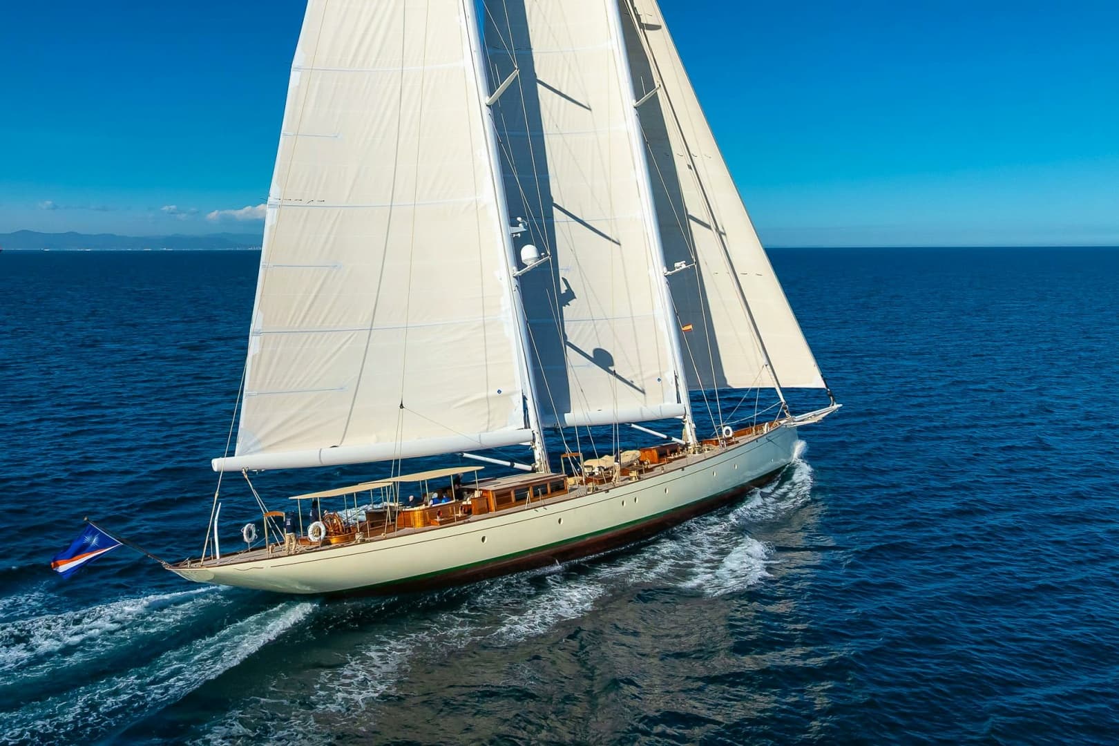 DONA FRANCISCA — 2014 · 172' · 4 Cabins · Pre-Owned