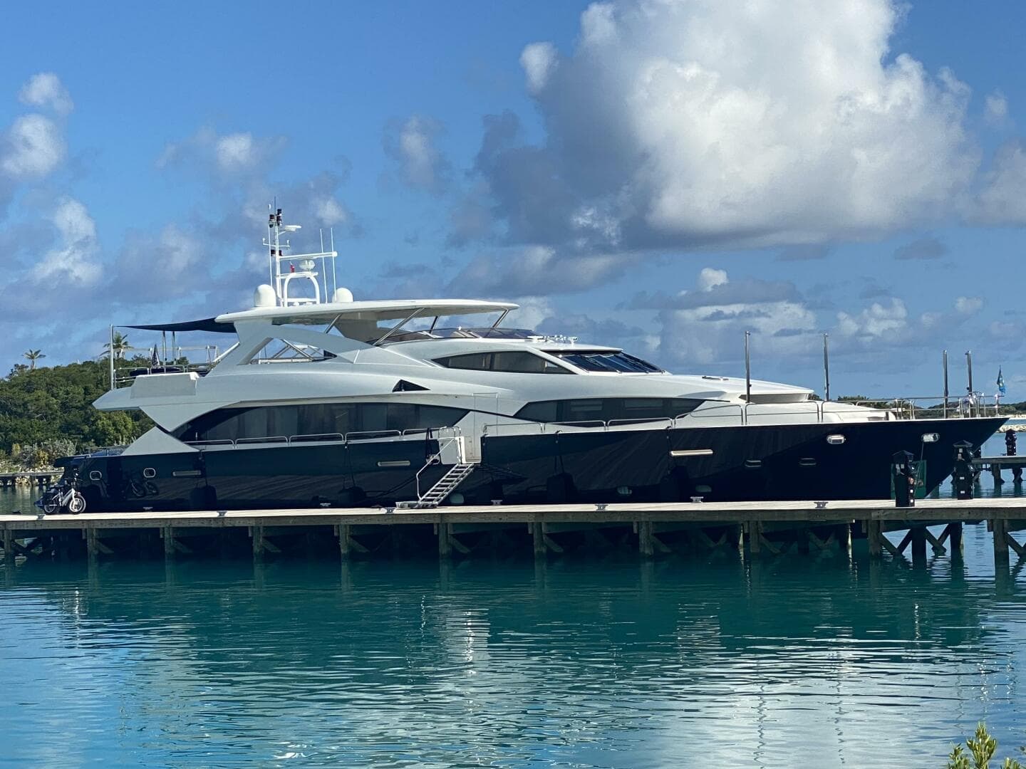 Seahorse — 2011 · 111' · 5 Cabins · Pre-Owned