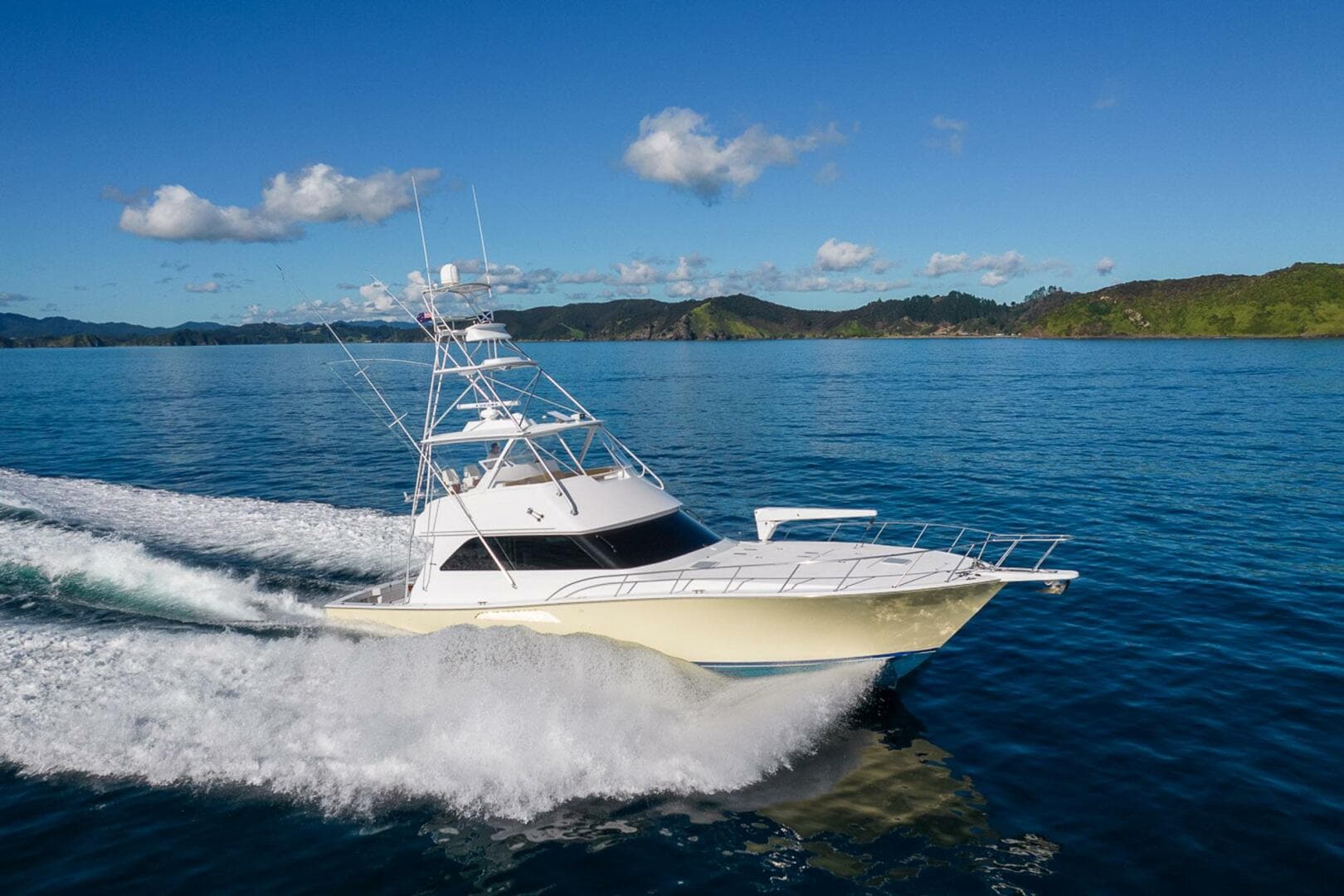 Alive and Kicking — 2002 · 55' · 3 Cabins · Pre-Owned