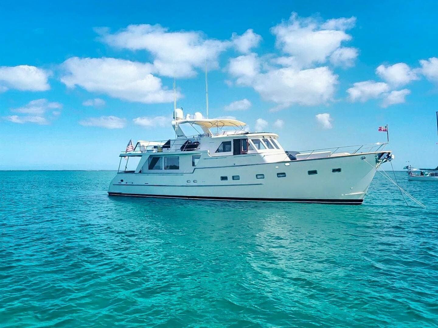 SYNERGY — 2000 · 60' · 3 Cabins · Pre-Owned