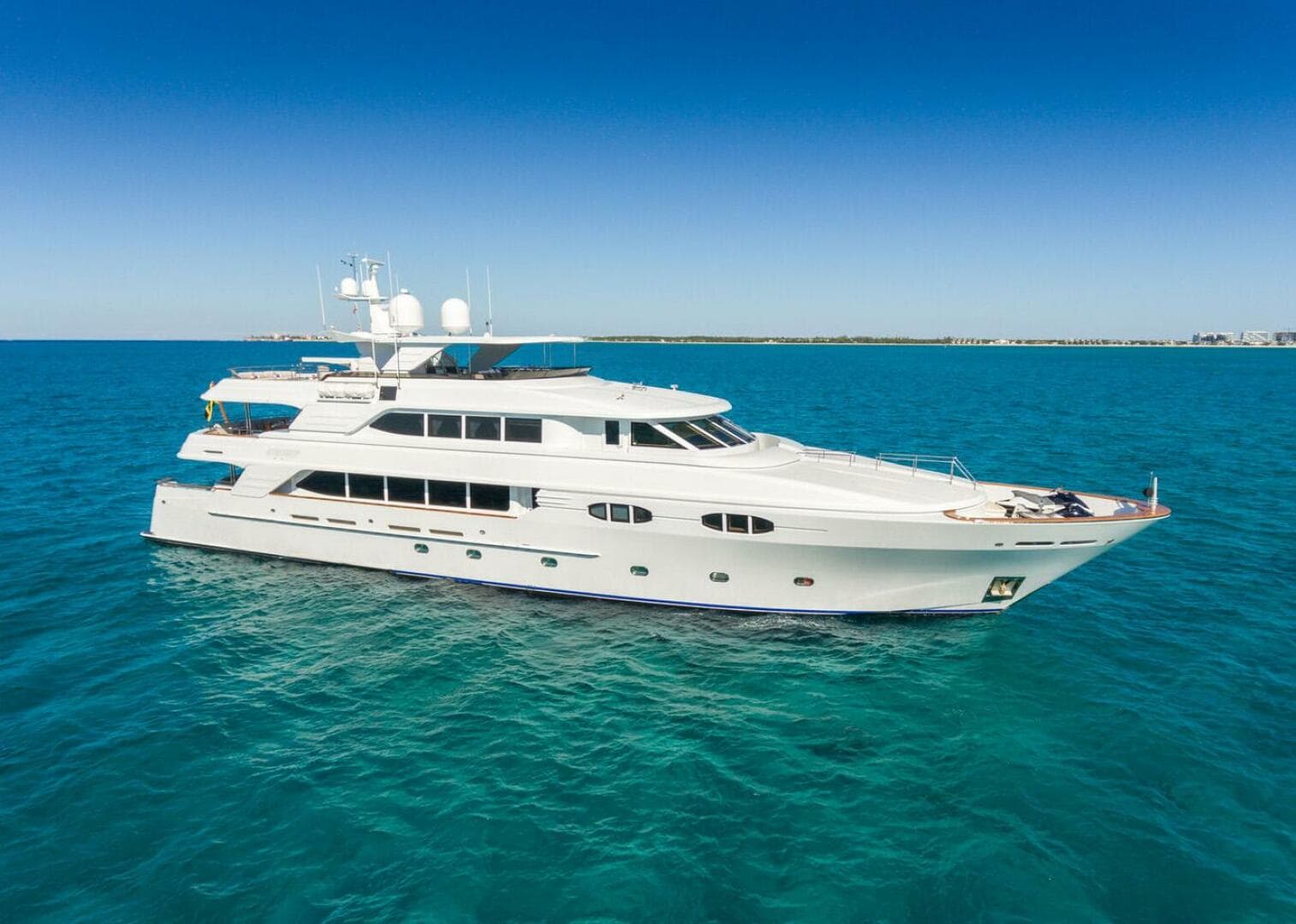 MISS STEPHANIE — 2004 · 138' · 6 Cabins · Pre-Owned