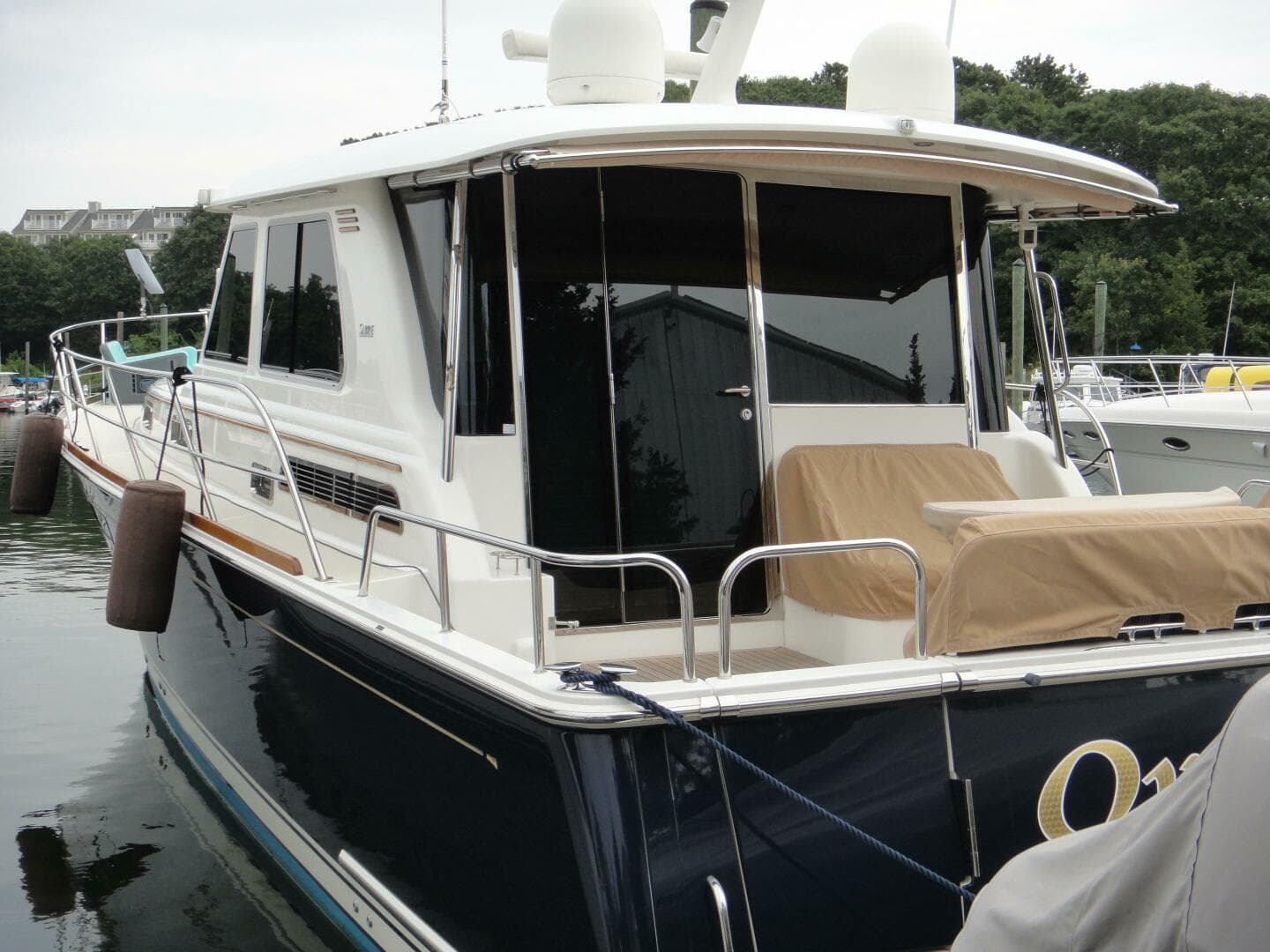 Oyster — 2018 · 52' · Pre-Owned