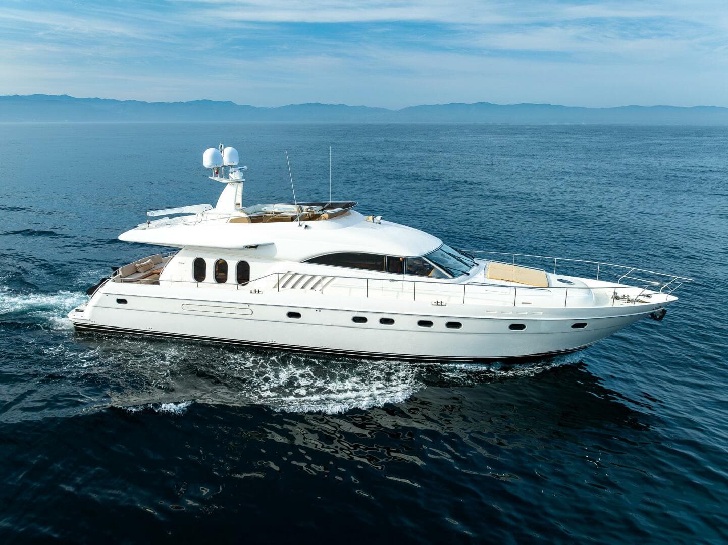 PEARL — 2002 · 72' · 5 Cabins · Pre-Owned