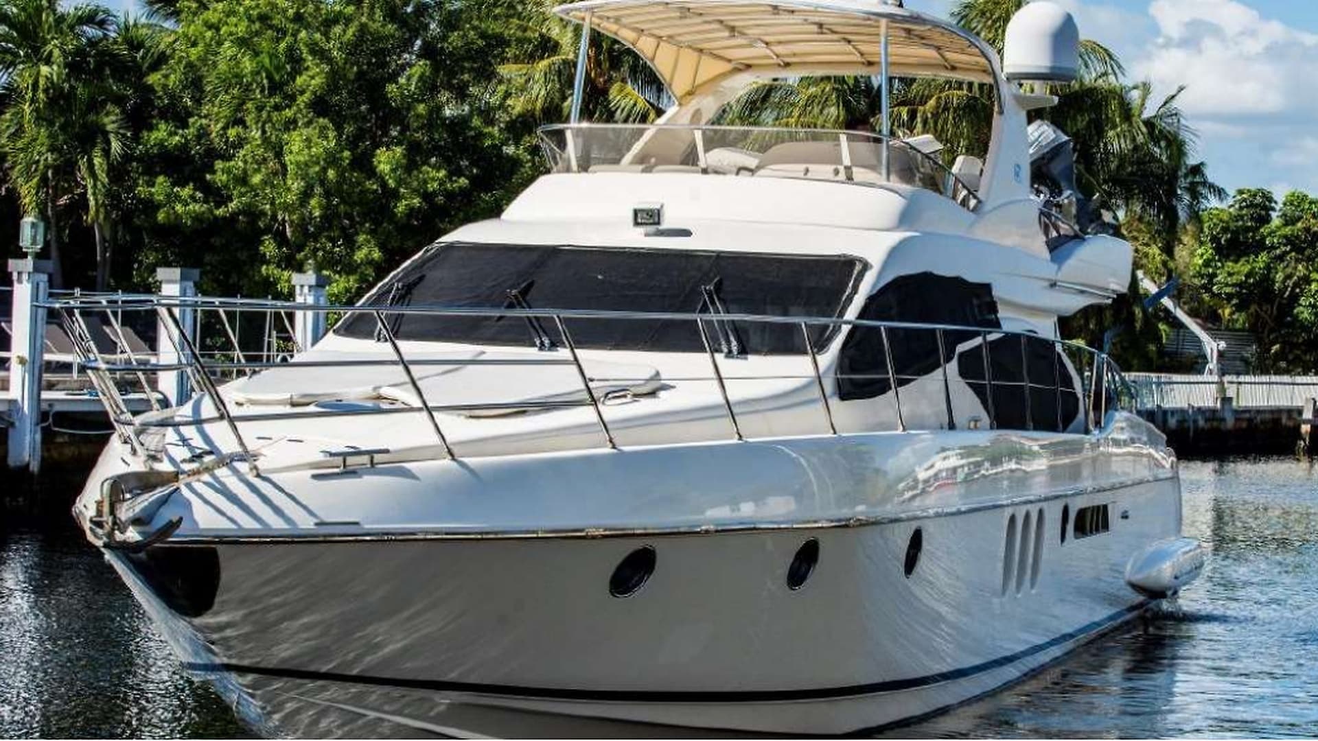 62 Azimut Fly / 2004 — 2004 · 63' · Pre-Owned