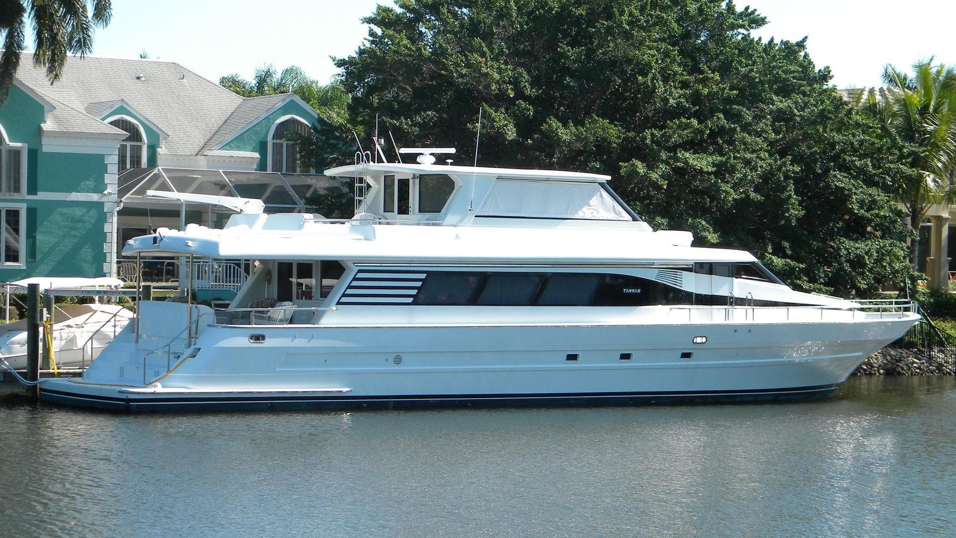 PAINKILLER — 1999 · 85' · 4 Cabins · Pre-Owned