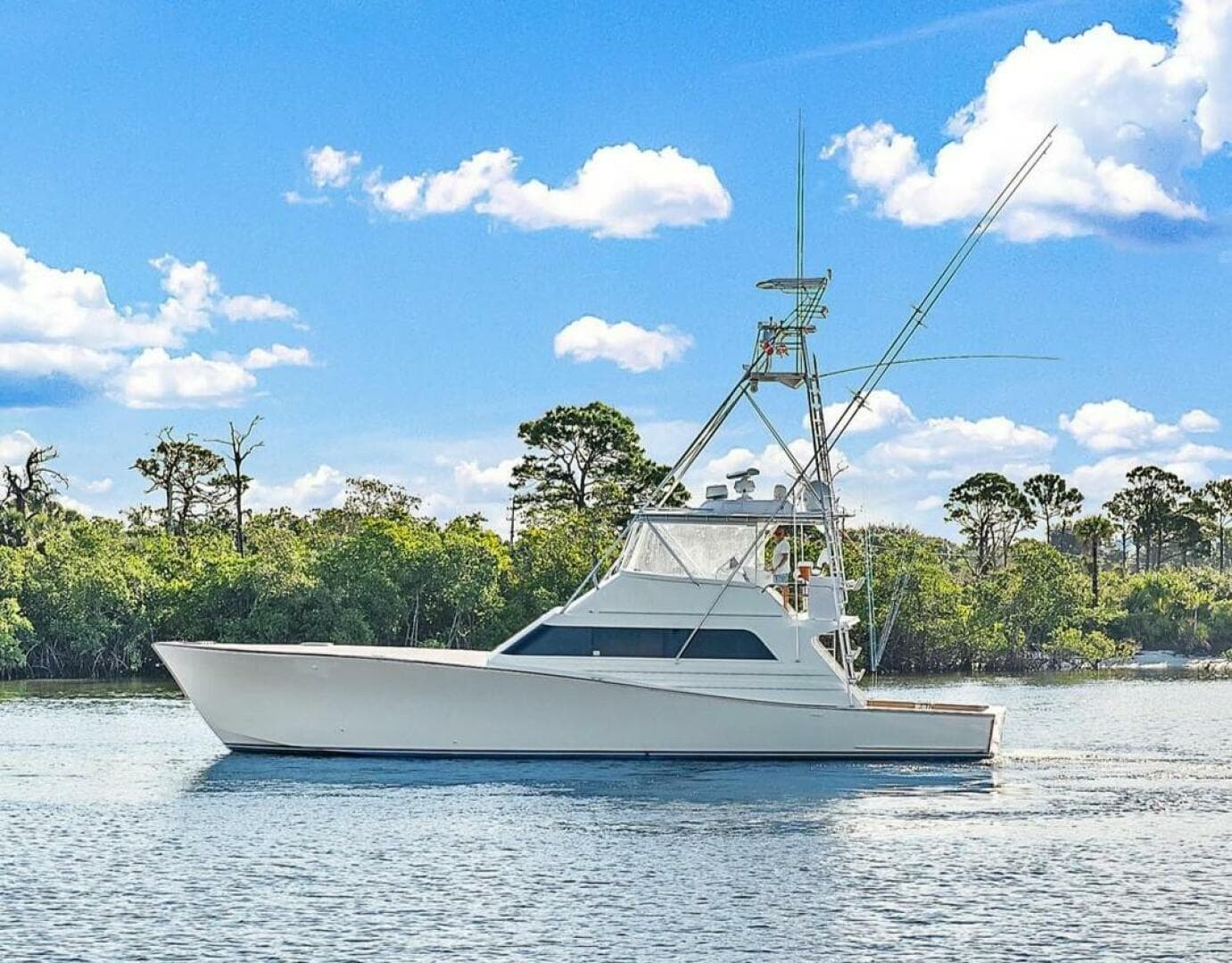 1990 Monterey Custom Sport Fish — 1990 · 58' · 3 Cabins · Pre-Owned
