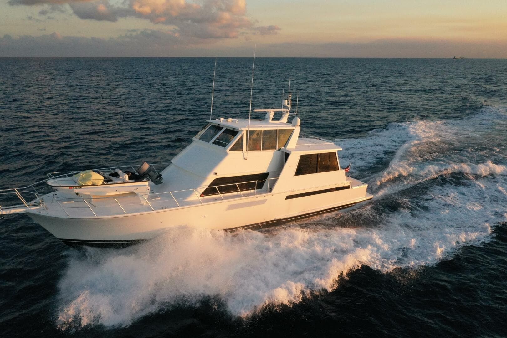Marlintini — 1999 · 60' · 3 Cabins · Pre-Owned