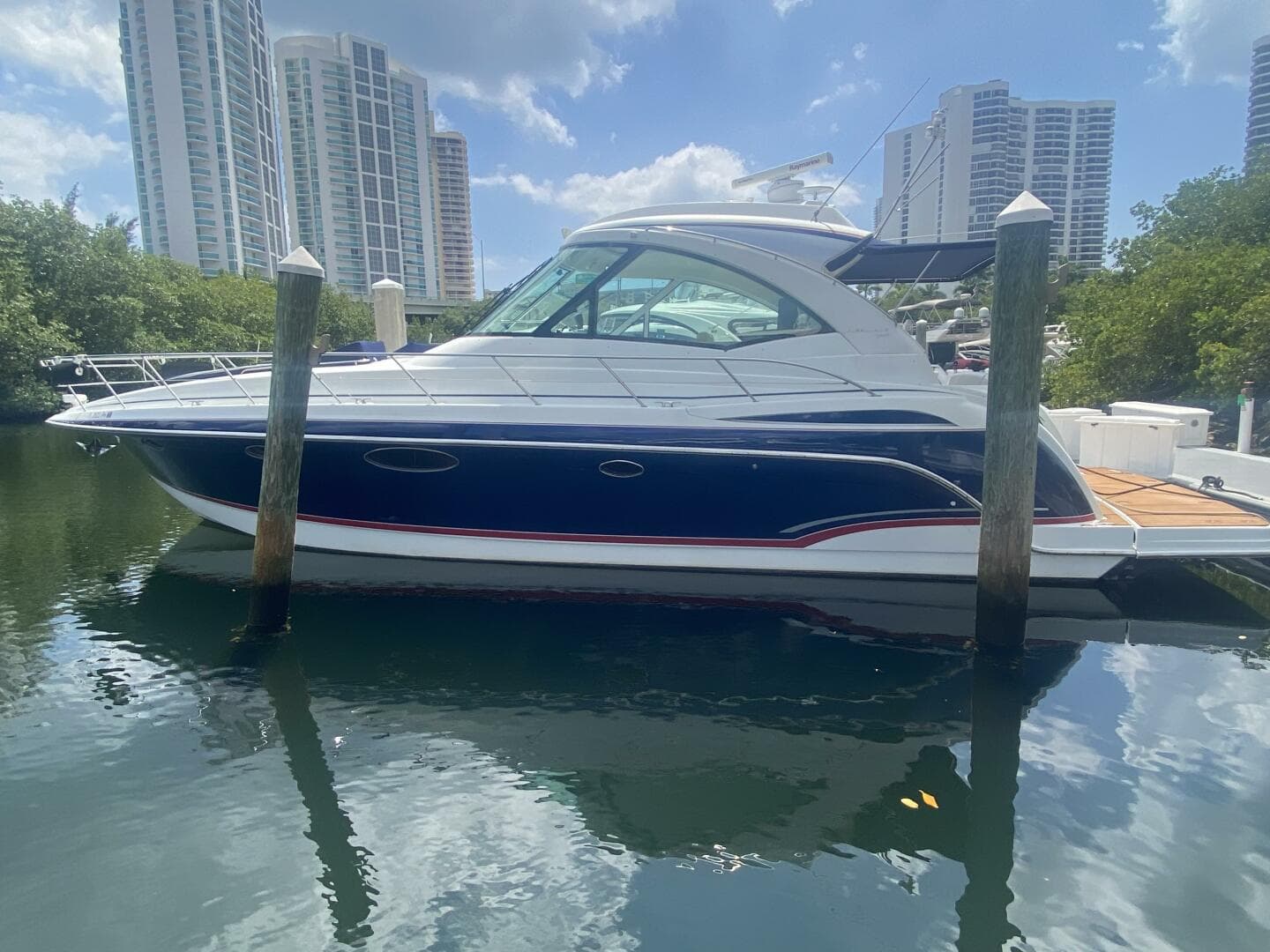 Wave Mistress — 2007 · 48' · 2 Cabins · Pre-Owned