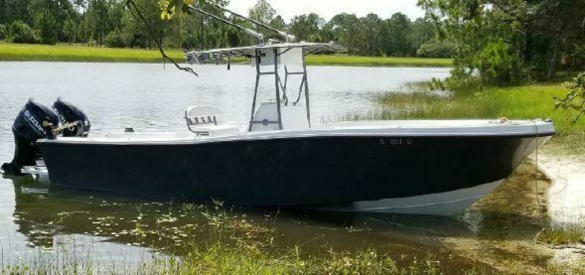 1988 Mako 261 Center Console — 1988 · 26' · Pre-Owned