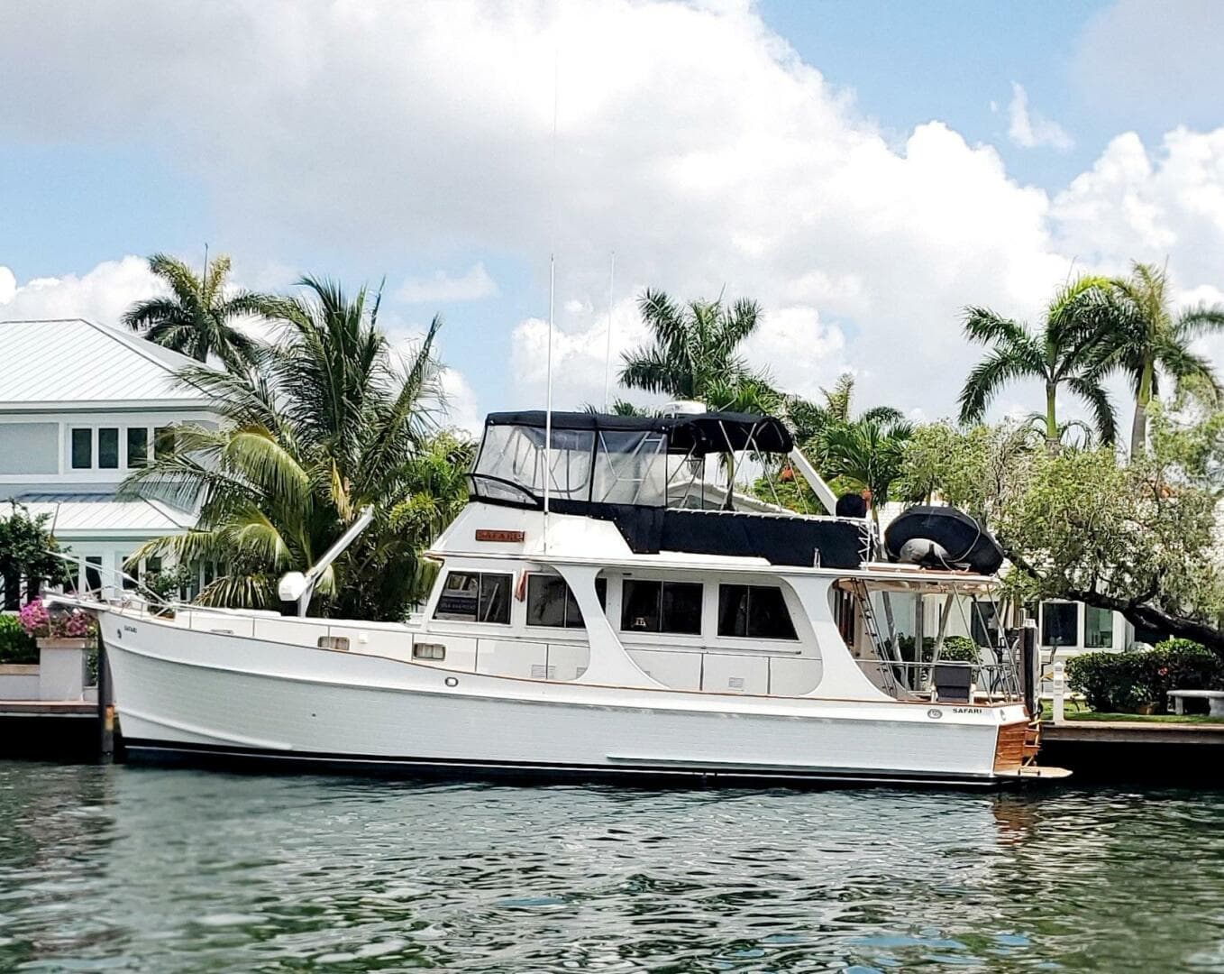 Safari — 1997 · 46' · 2 Cabins · Pre-Owned