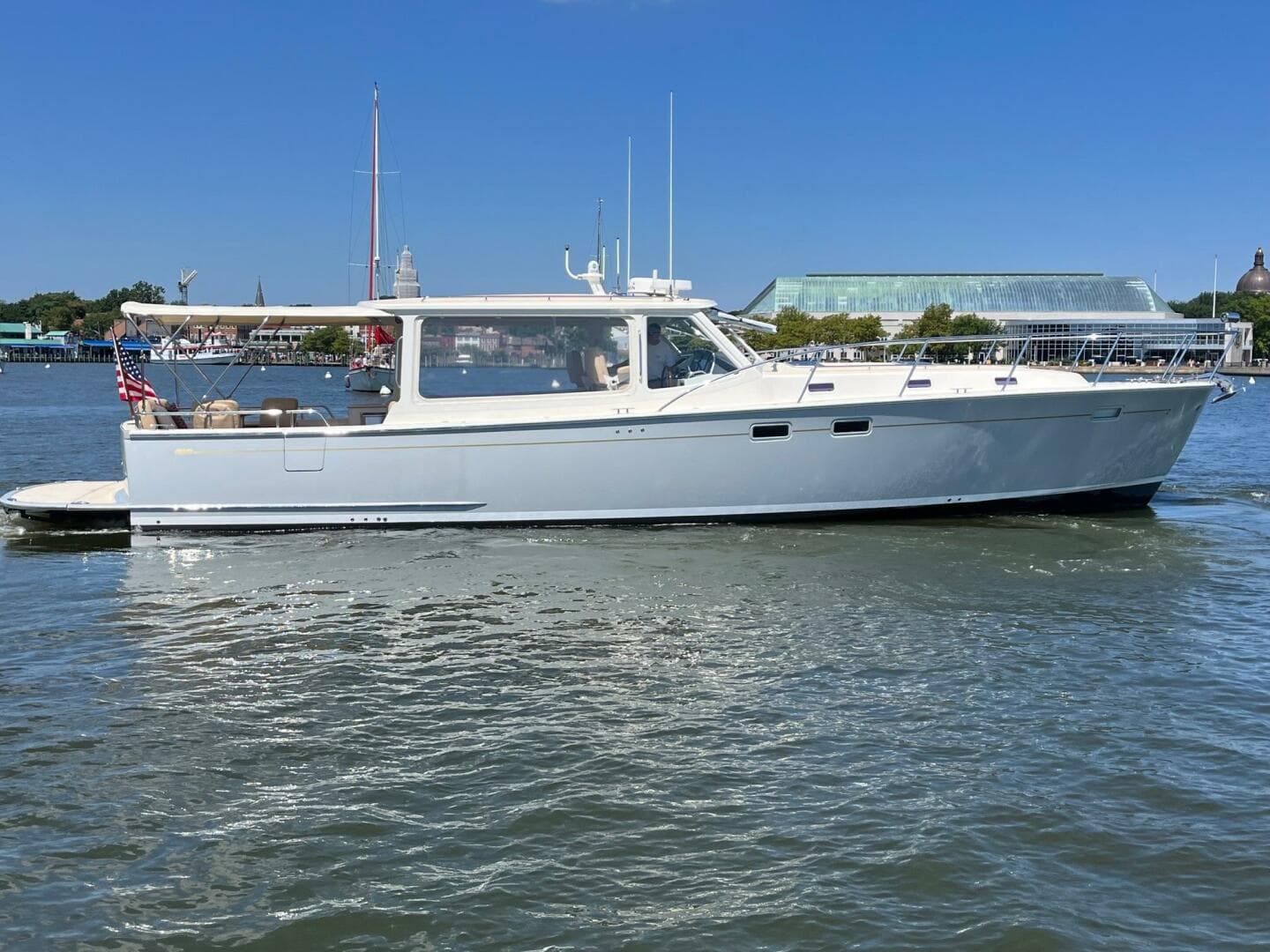 JMADRA — 2016 · 55' · Pre-Owned