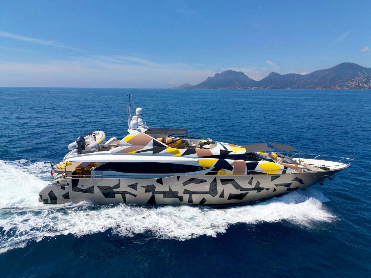 QUANTUM — 2007 · 93' · 4 Cabins · Pre-Owned