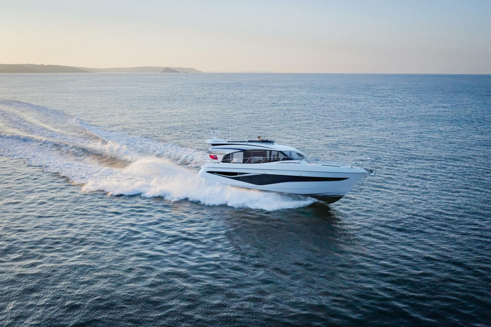 Princess F58 — 2027 · 60' · New