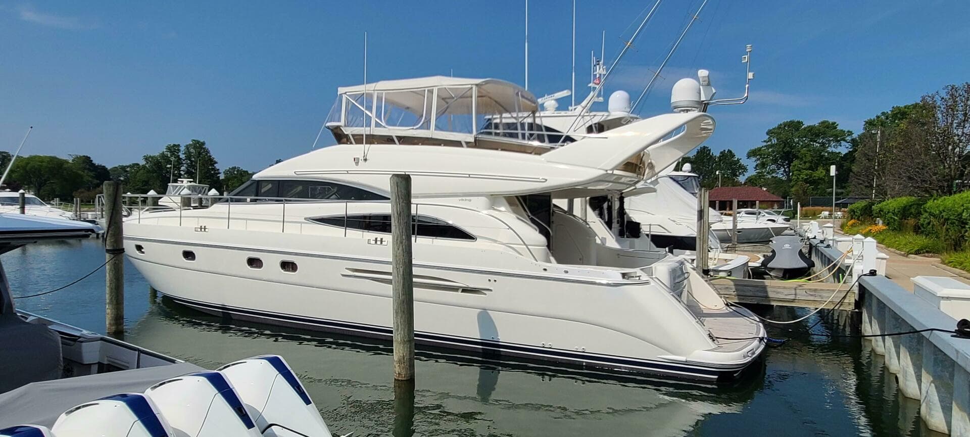 Off the Road — 2006 · 60' · Pre-Owned