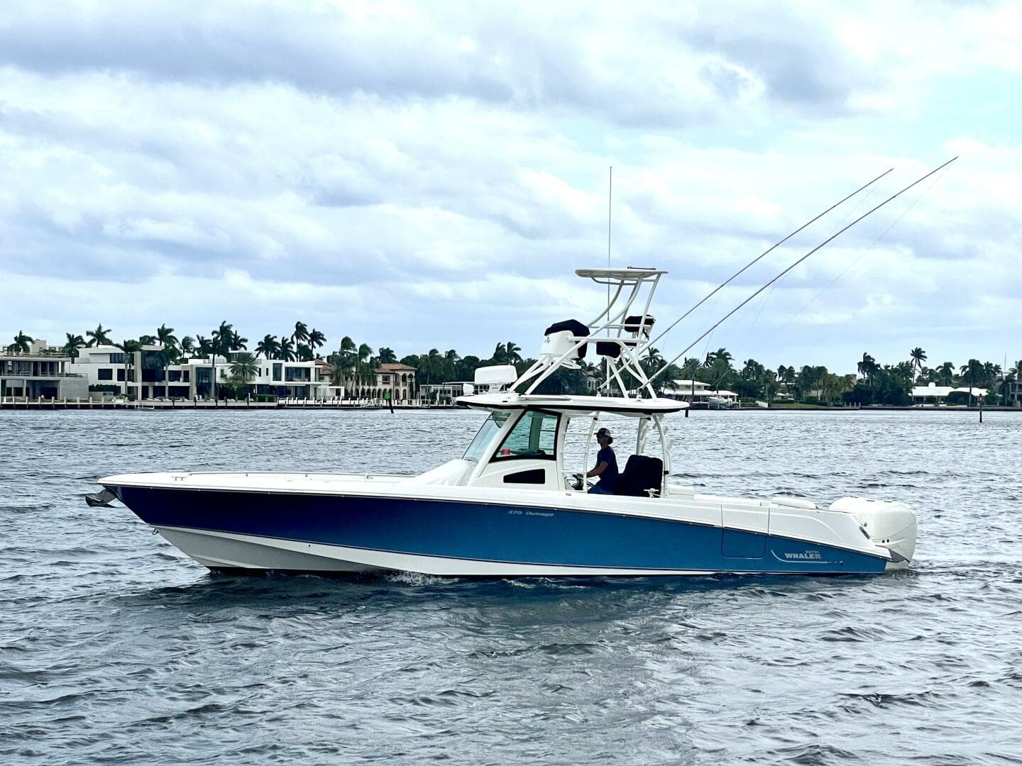 Reel Time — 2013 · 37' · 1 Cabin · Pre-Owned