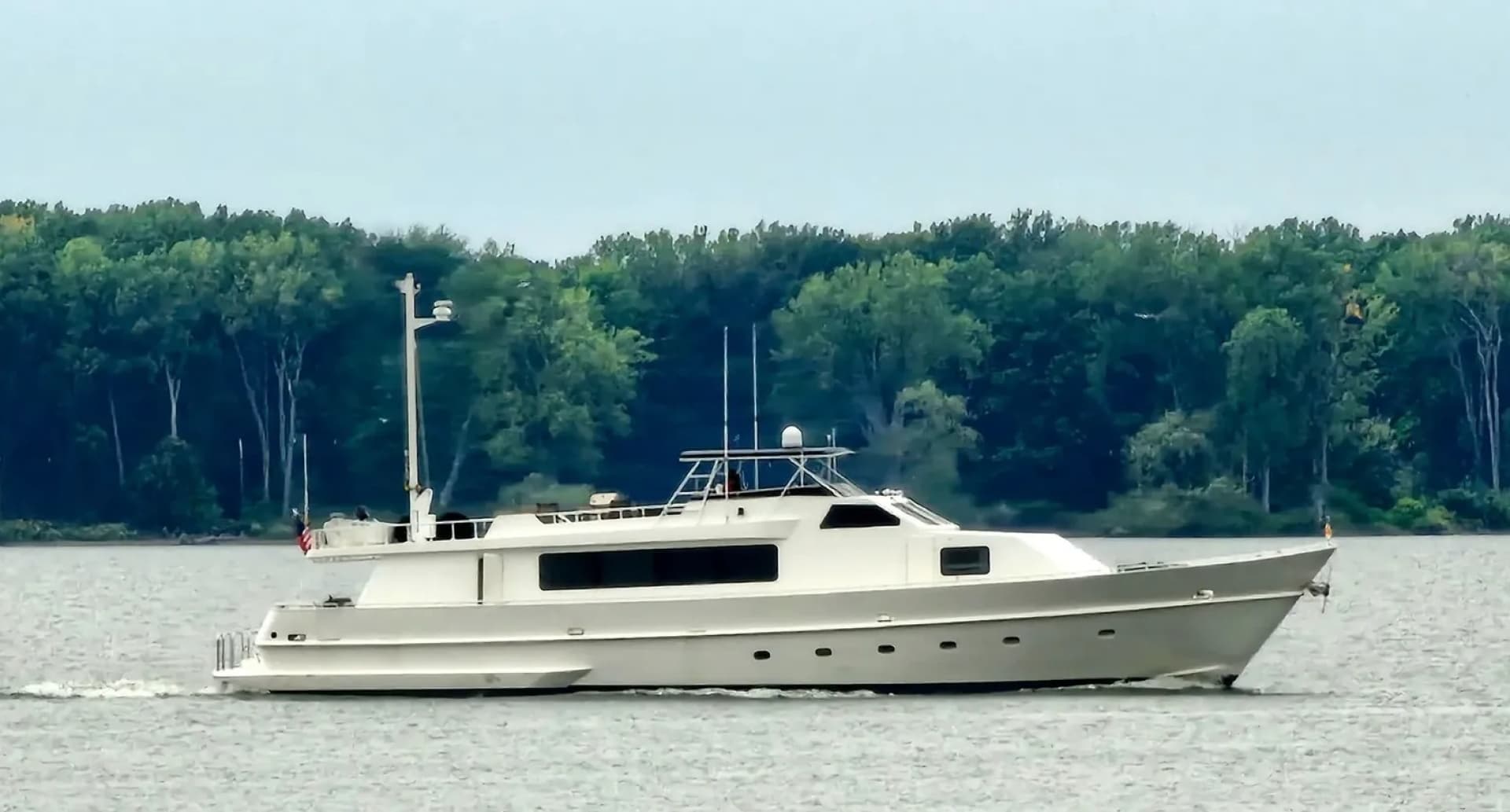 PIER PRESSURE — 1990 · 94' · 3 Cabins · Pre-Owned