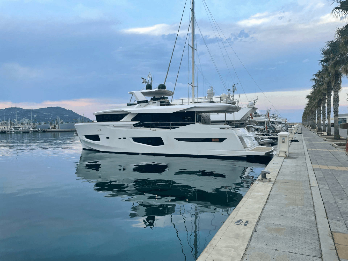 MAORIA — 2021 · 84' · 3 Cabins · Pre-Owned