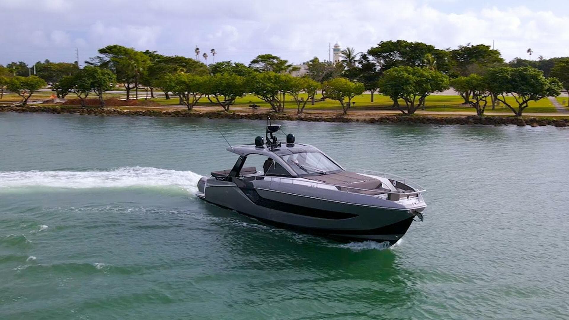 2022 Azimut Verve 47 — 2022 · 47' · Pre-Owned