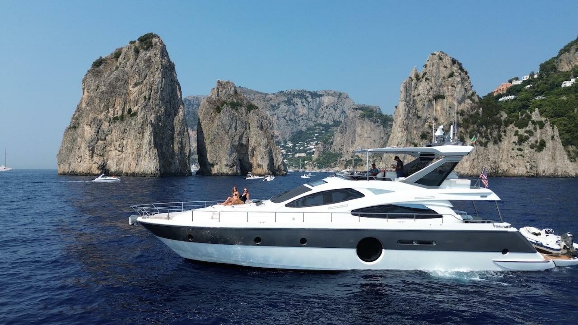 2009 Aicon 64 — 2009 · 64' · Pre-Owned