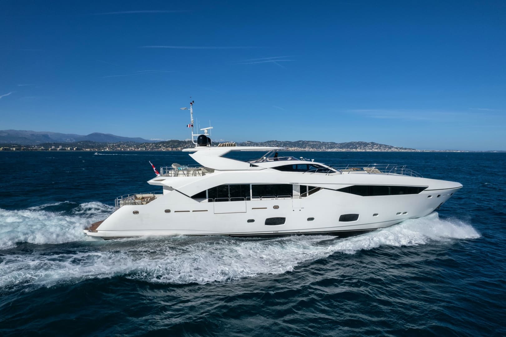 LADY VOLANTIS — 2014 · 113' · 5 Cabins · Pre-Owned