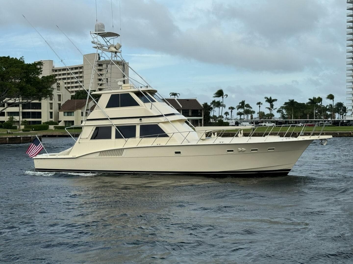 Moonshine — 1985 · 60' · 3 Cabins · Pre-Owned