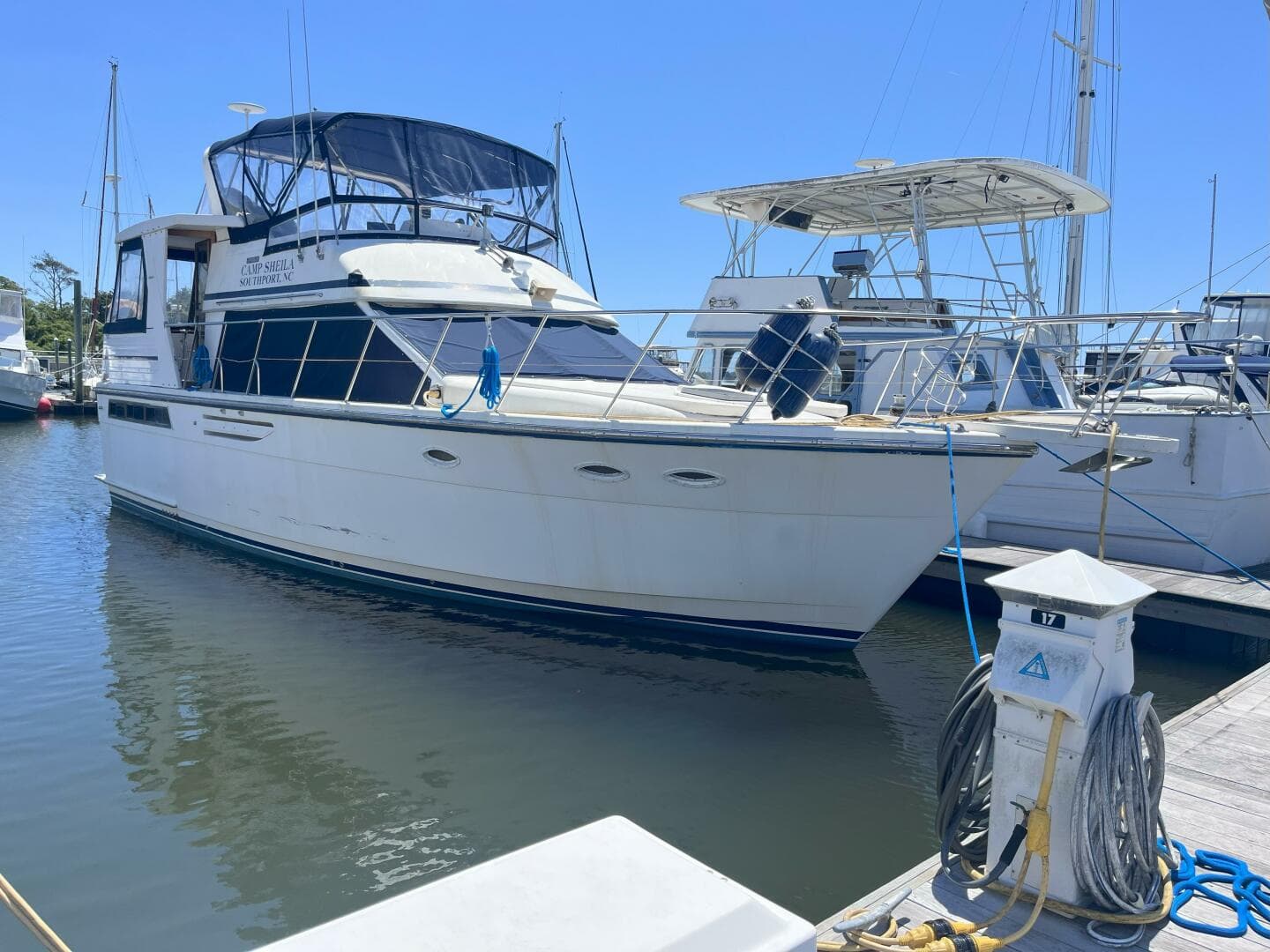 Camp Sheila — 1990 · 43' · 2 Cabins · Pre-Owned