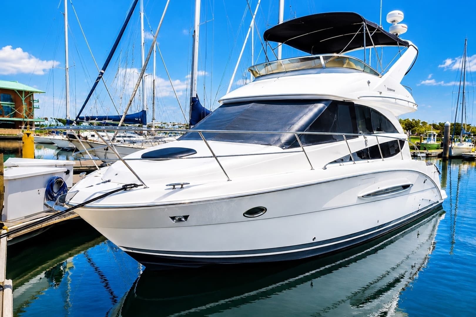 Poseidon — 2007 · 35' · 2 Cabins · Pre-Owned