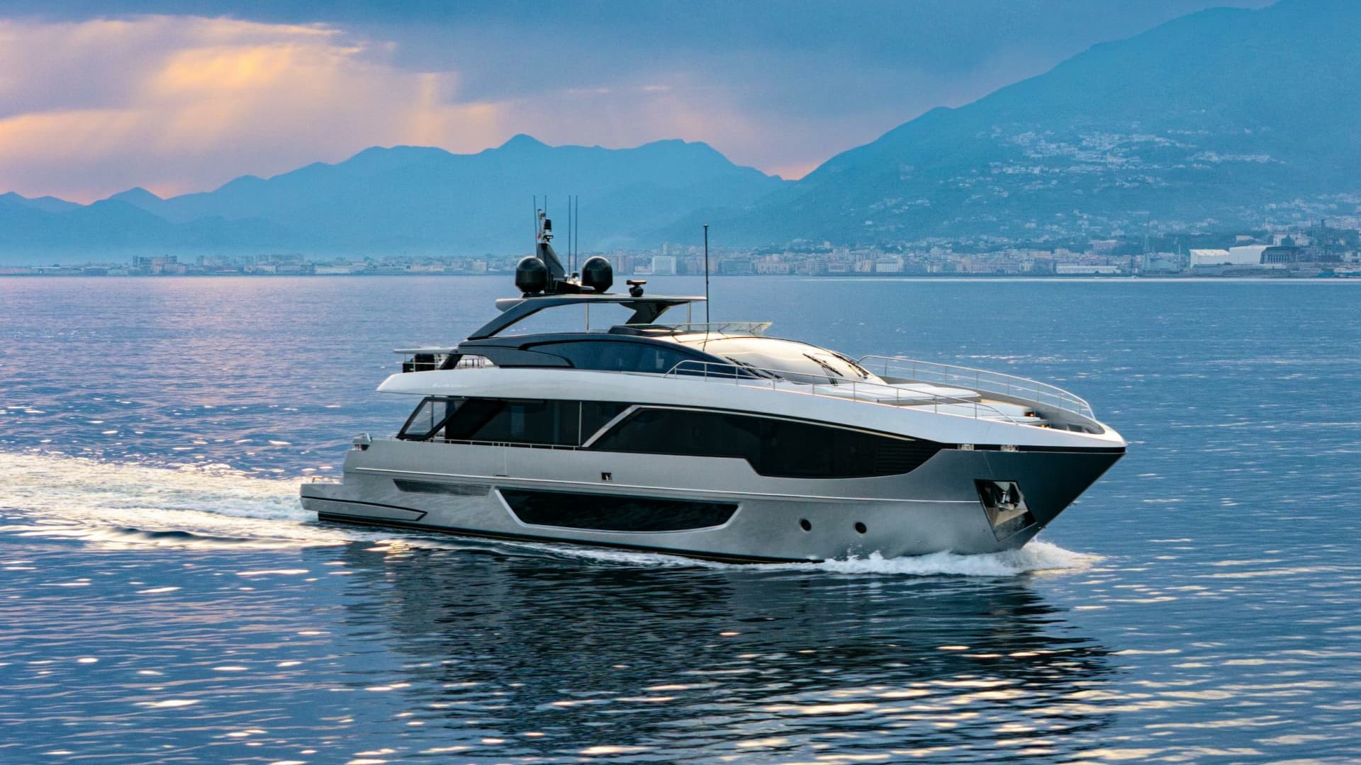 STILE DI VITA — 2023 · 99' · 5 Cabins · Pre-Owned