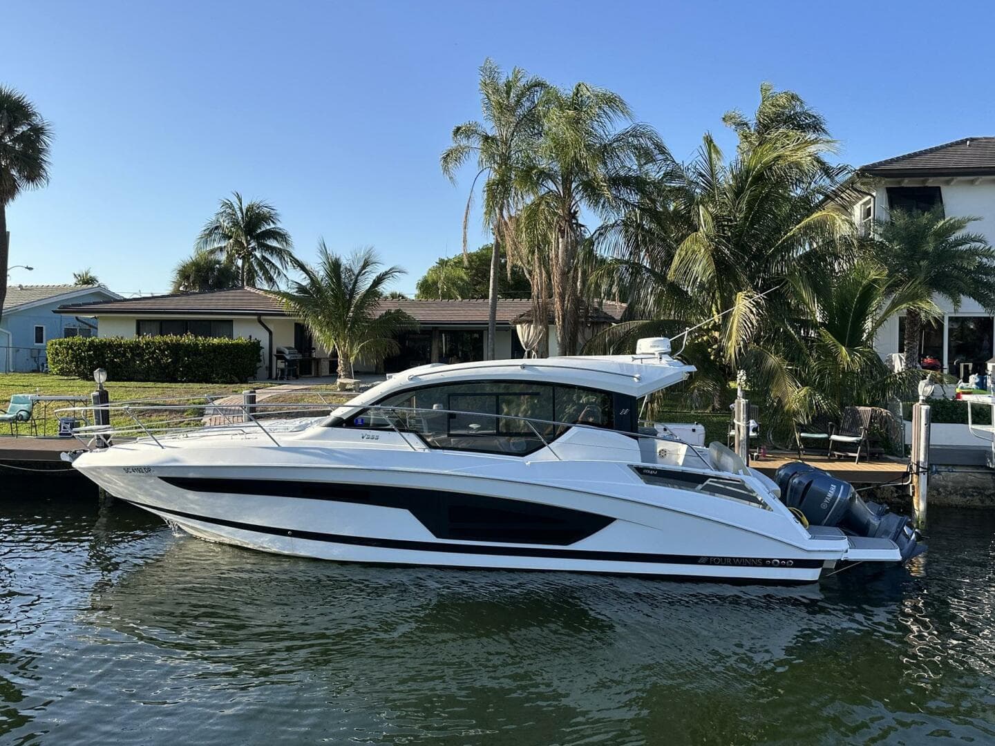Olivia — 2020 · 37' · 2 Cabins · Pre-Owned