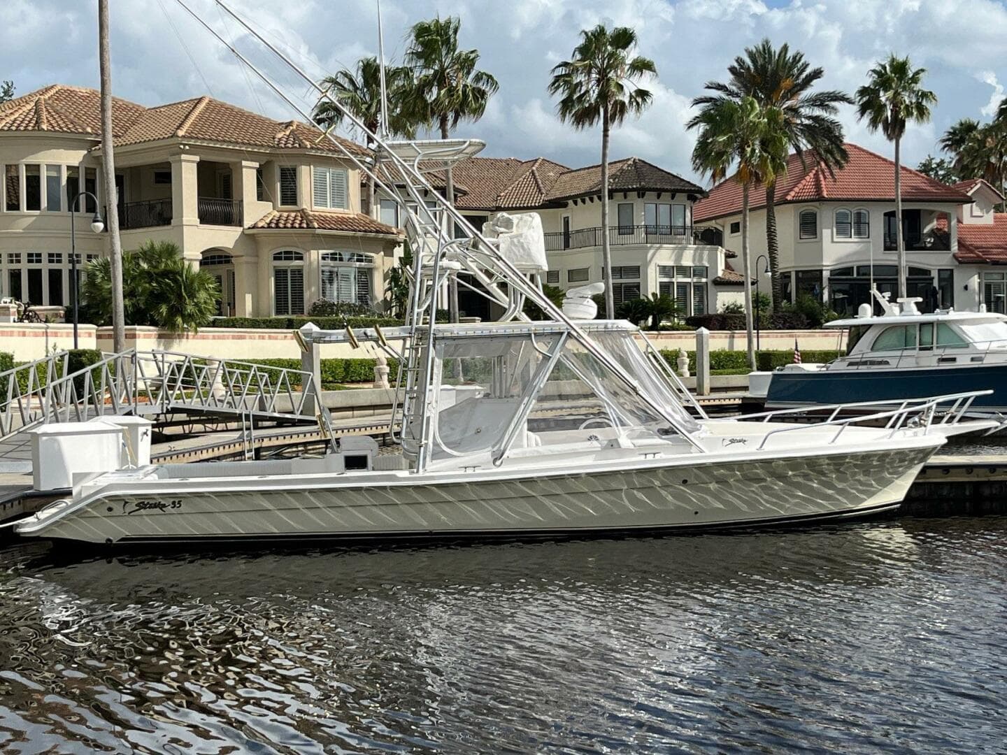 Strike One — 2005 · 37' · 1 Cabin · Pre-Owned