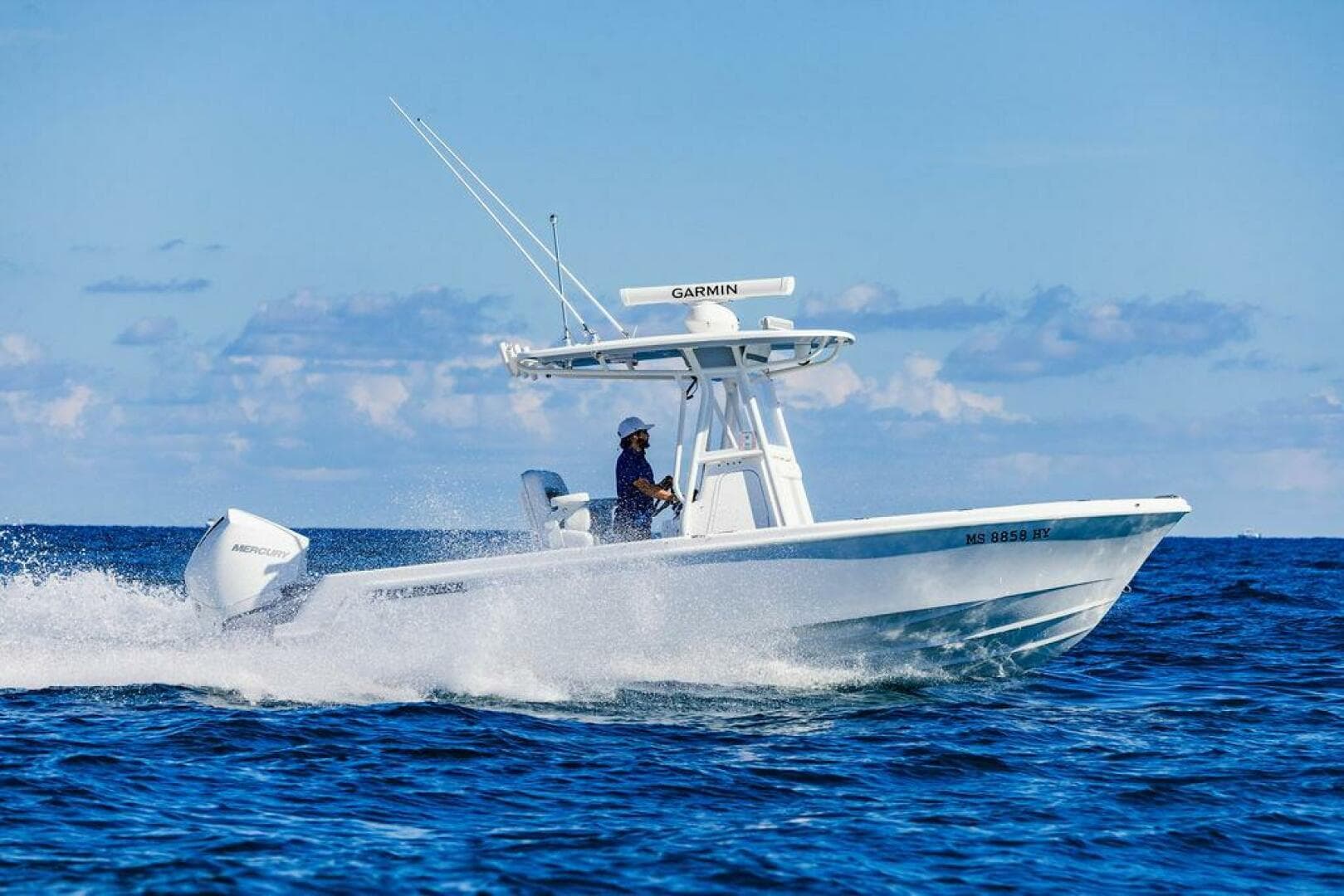2027 Reef Runner 230 — 2027 · 23' · New