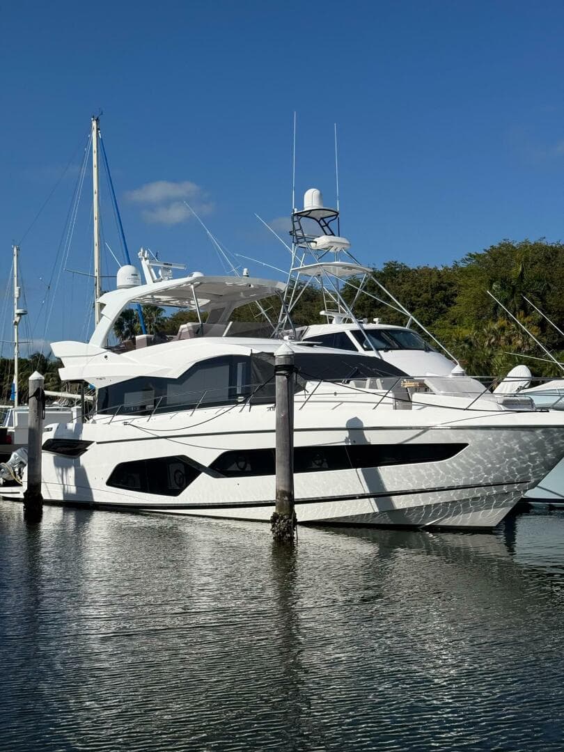 4 Play — 2022 · 68' · 4 Cabins · Pre-Owned