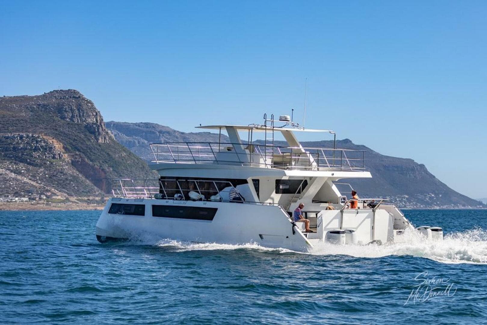 Pilar X — 2024 · 55' · 5 Cabins · Pre-Owned