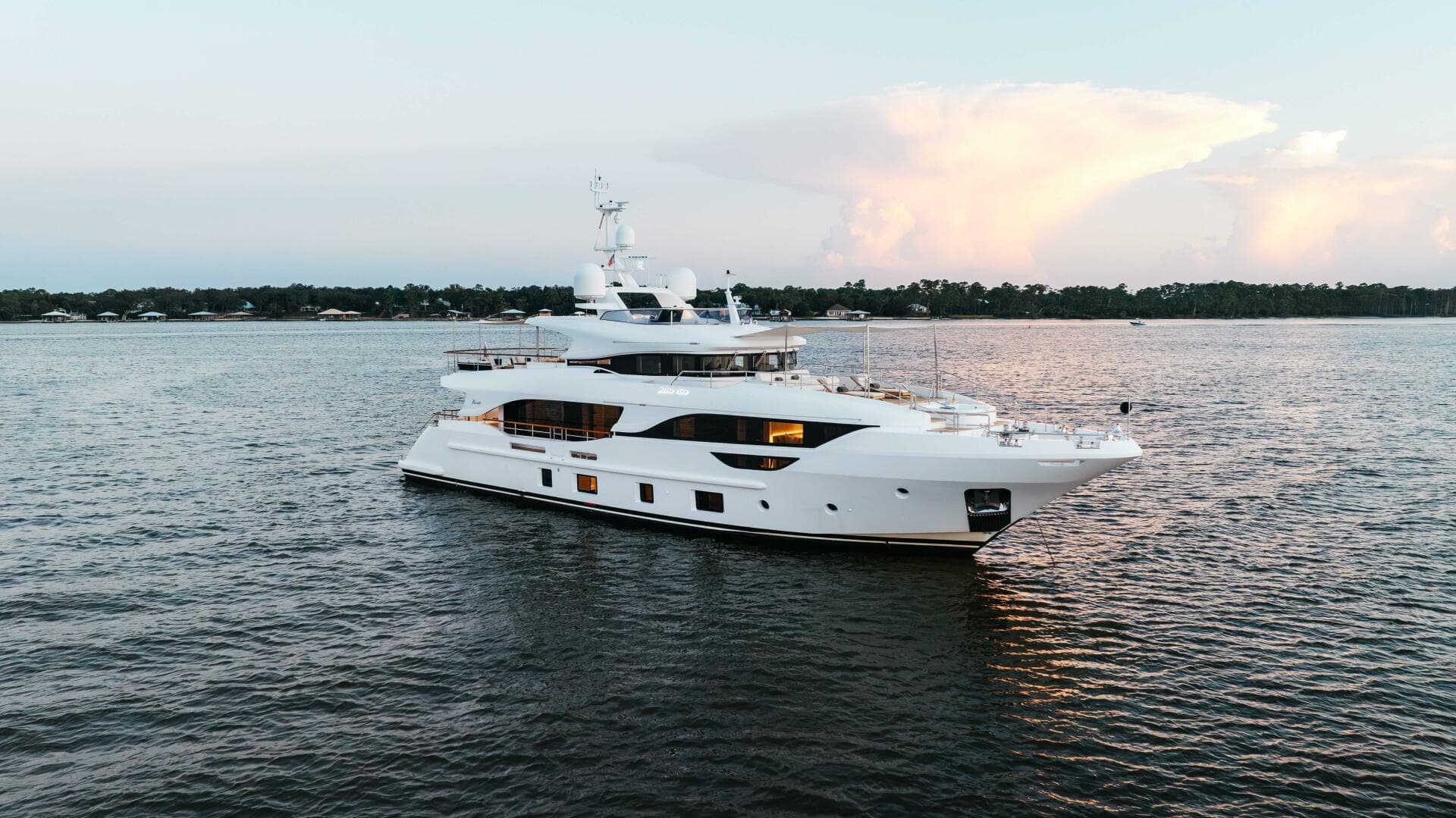 BELLA VITA — 2019 · 95' · 5 Cabins · Pre-Owned