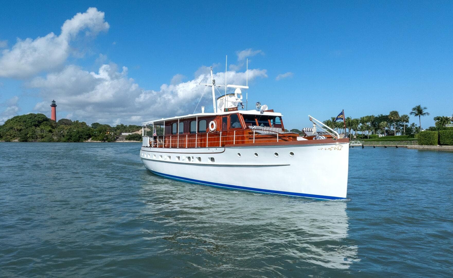 Flying Lady — 1937 · 57' · Pre-Owned
