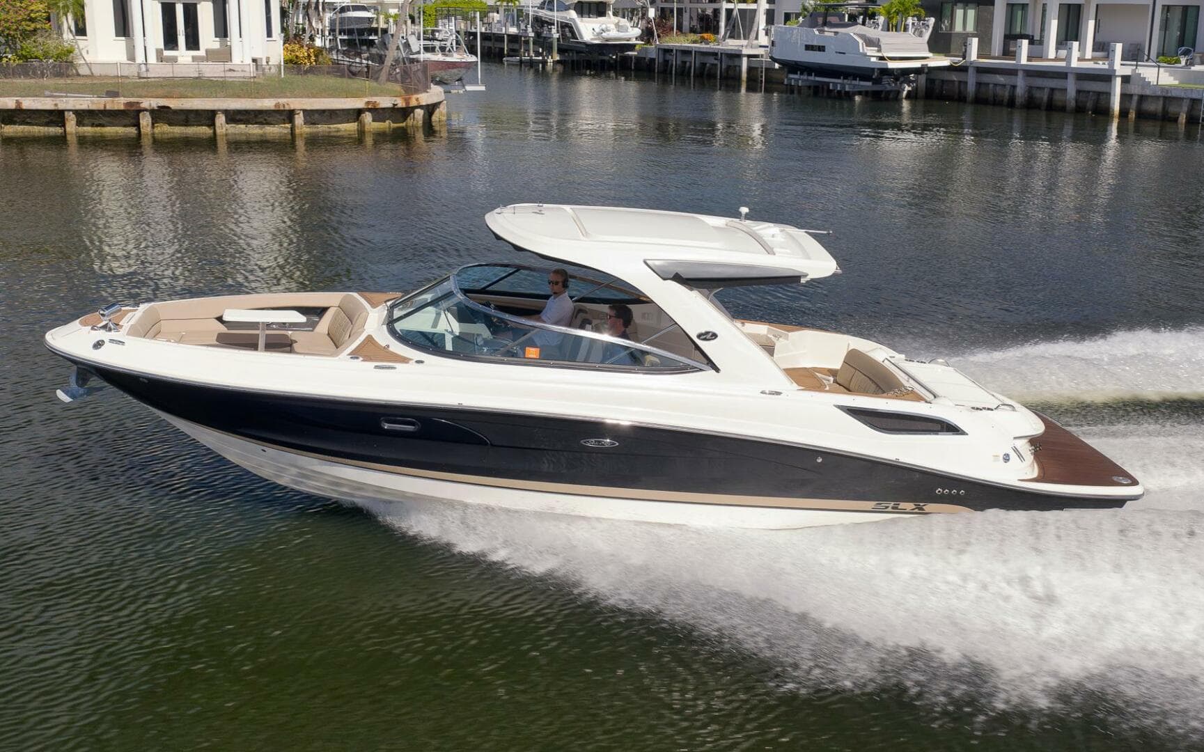 2016 Sea Ray 350 SLX — 2016 · 35' · 1 Cabin · Pre-Owned