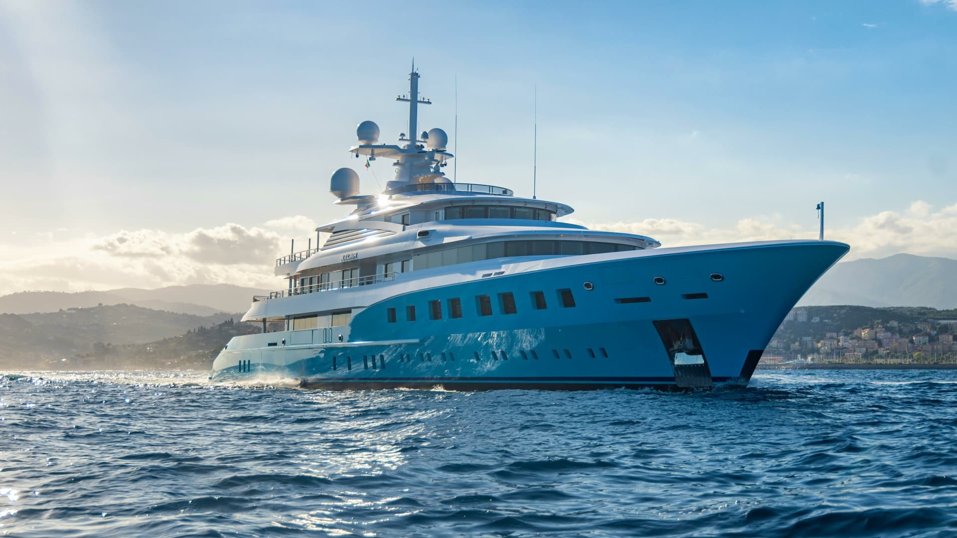 AXIOMA — 2013 · 236' · 6 Cabins · Pre-Owned