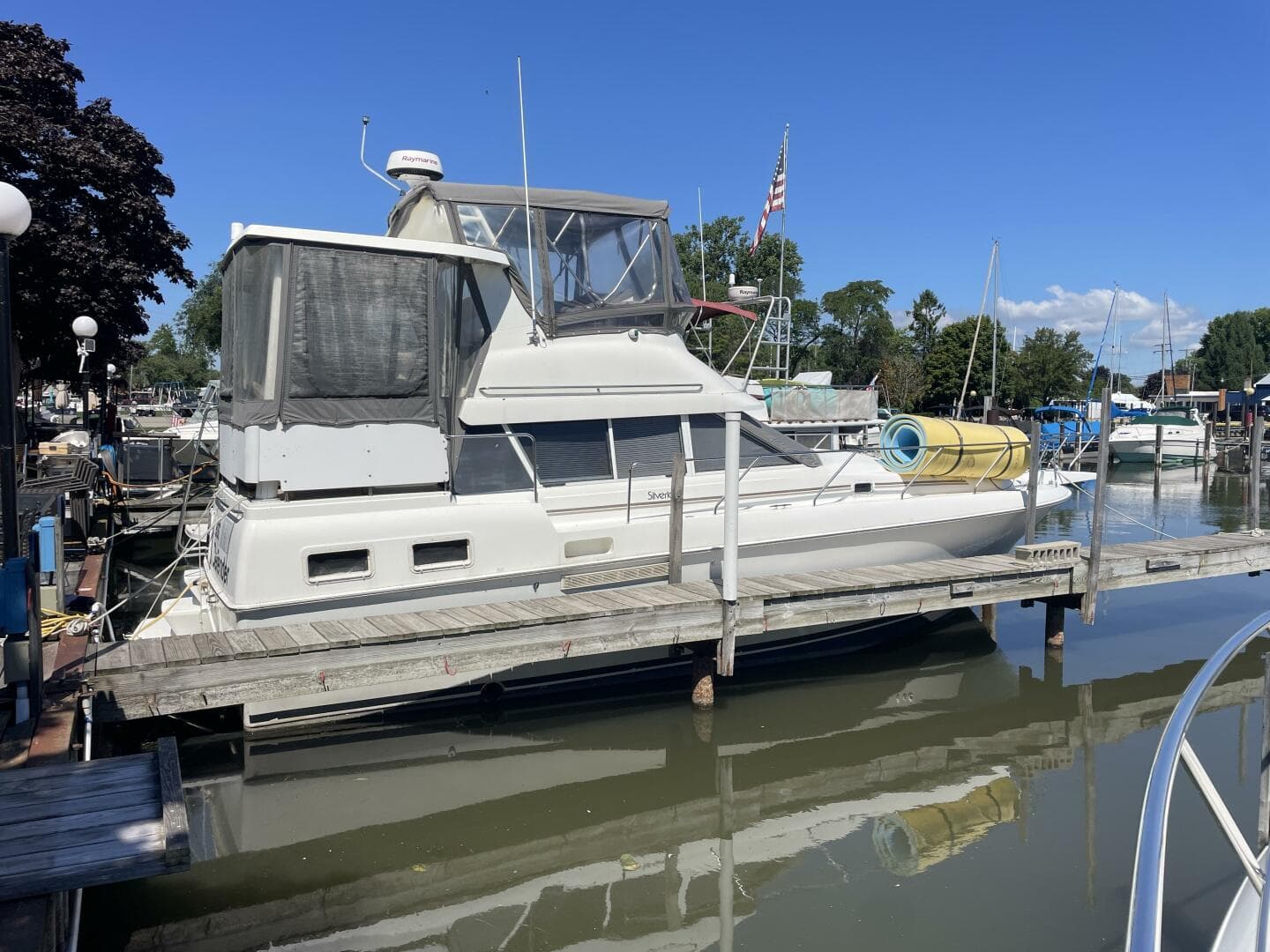 Last Defender — 1994 · 34' · 2 Cabins · Pre-Owned